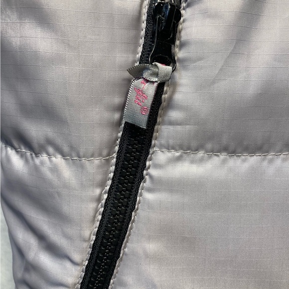 REVERSIBLE QUILTED PUFFER VEST SIZE LARGE - Picture 2 of 10